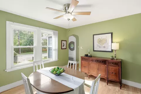 Dining - 3905 Custer Ave, Lyons, IL 60534 photo 1 of 4