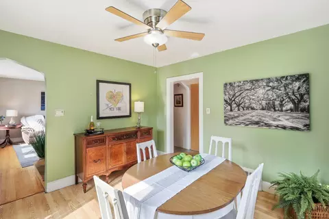 Dining - 3905 Custer Ave, Lyons, IL 60534 photo 2 of 4