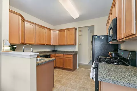 1527 Waterside Dr, Dekalb, IL 60115 photo 12
