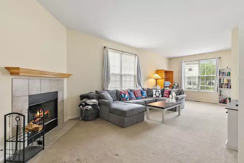 1527 Waterside Dr, Dekalb, IL 60115 photo 8