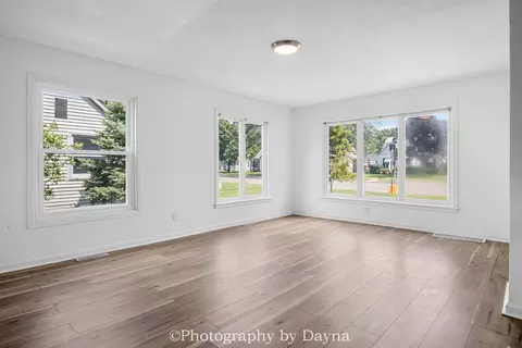 Living - 595 S Curtis Ave, Kankakee, IL 60901 photo 2 of 5