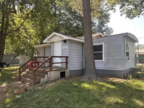17016 Division St, Logan, IL 62856 photo 2