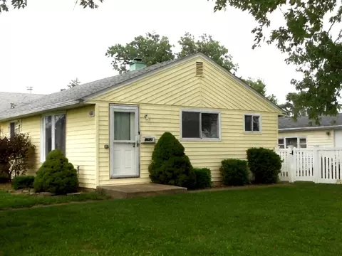 8865 S Ryan Rd, Hometown, IL 60456
