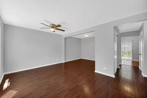2210 Langdon Pl, Hoffman Estates, IL 60169 photo 8