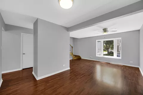 2210 Langdon Pl, Hoffman Estates, IL 60169 photo 6