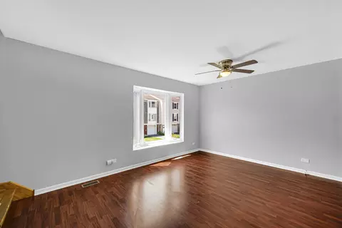 2210 Langdon Pl, Hoffman Estates, IL 60169 photo 9