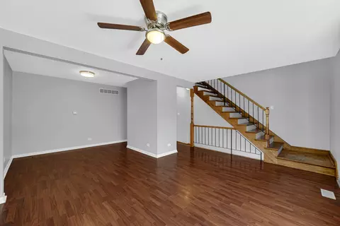 2210 Langdon Pl, Hoffman Estates, IL 60169 photo 11