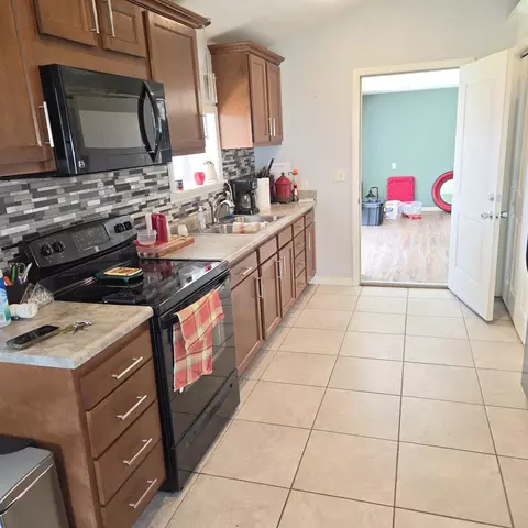 Kitchen - 505 Sylvester Ave W, Christopher, IL 62822 photo 3 of 3