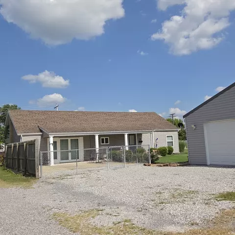 Exterior - 505 Sylvester Ave W, Christopher, IL 62822 photo 3 of 3