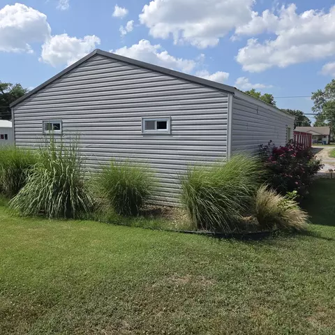 Other - 505 Sylvester Ave W, Christopher, IL 62822 photo 2 of 12