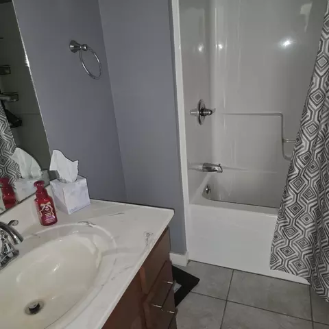 Bath - 505 Sylvester Ave W, Christopher, IL 62822 photo 1 of 1