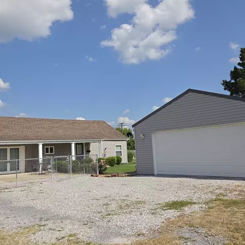 Other - 505 Sylvester Ave W, Christopher, IL 62822 photo 3 of 12