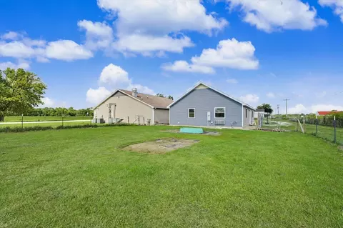 Exterior - 2201 Kickapoo Dr, Danville, IL 61832 photo 5 of 11