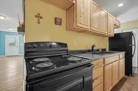 Kitchen - 2201 Kickapoo Dr, Danville, IL 61832 photo 6 of 7