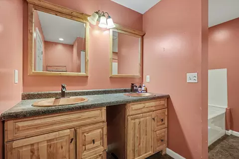Bath - 2201 Kickapoo Dr, Danville, IL 61832 photo 5 of 6