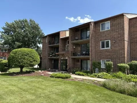 9840 W 153rd St #1NE, Orland Park, IL 60462