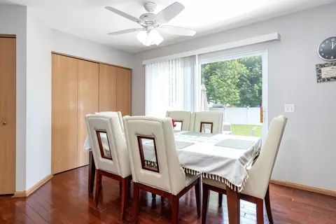 Dining - 2516 Oasis Dr, Plainfield, IL 60586 photo 2 of 2