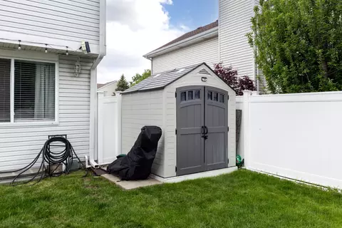 Exterior - 2516 Oasis Dr, Plainfield, IL 60586 photo 8 of 10