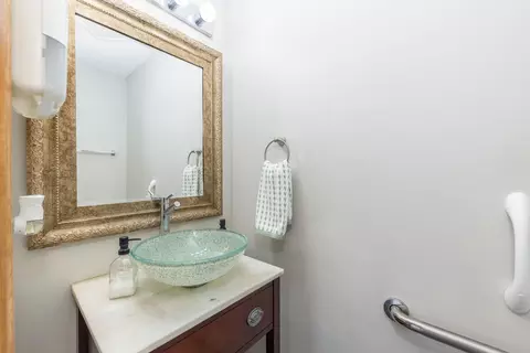 Bath - 2516 Oasis Dr, Plainfield, IL 60586 photo 3 of 4