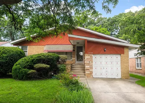 9528 S Brandt Ave, Oak Lawn, IL 60453