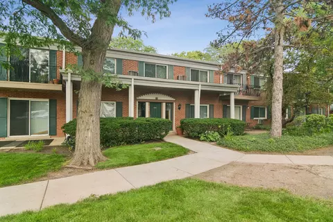 706 E Algonquin Rd #K204, Arlington Heights, IL 60005