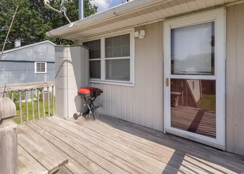 Exterior - 828 4th Ave, Milan, IL 61264 photo 3 of 5
