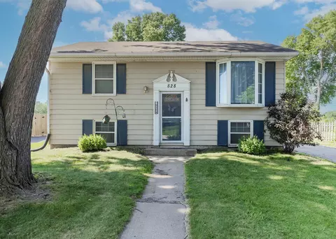 Exterior - 828 4th Ave, Milan, IL 61264 photo 2 of 5
