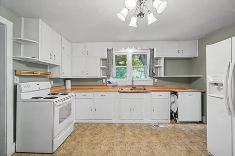 Kitchen - 312 S David St, Sidney, IL 61877 photo 4 of 4