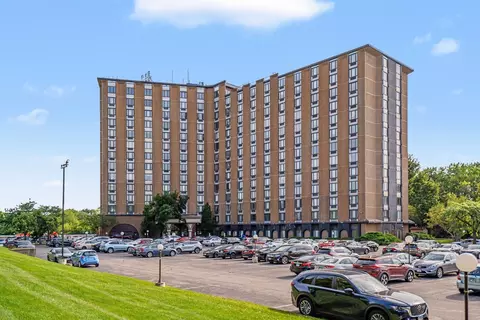 1 Renaissance Pl #3G, Palatine, IL 60067