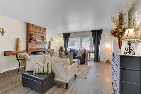 Living - 14340 Ingleside Ave, Dolton, IL 60419 photo 2 of 5