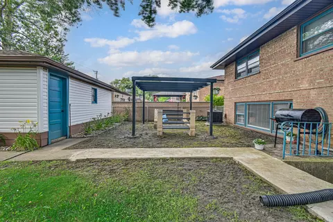 Exterior - 14340 Ingleside Ave, Dolton, IL 60419 photo 2 of 6