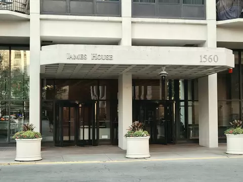 1560 N Sandburg Ter #2901J, Chicago, IL 60610