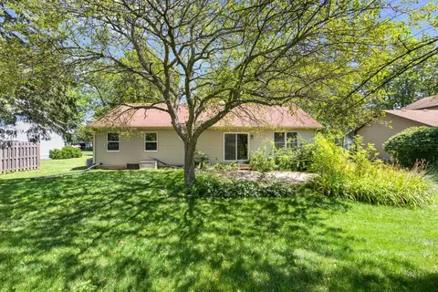 Exterior - 640 Lilac Dr, Algonquin, IL 60102 photo 3 of 6