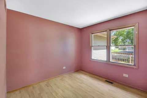 Bedroom - 640 Lilac Dr, Algonquin, IL 60102 photo 2 of 10