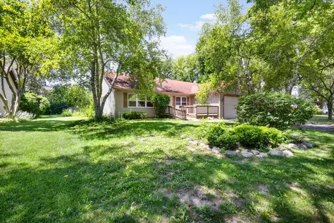Exterior - 640 Lilac Dr, Algonquin, IL 60102 photo 1 of 6