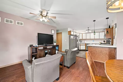 Living - 603 Davidson Dr #A, Minooka, IL 60447 photo 1 of 2