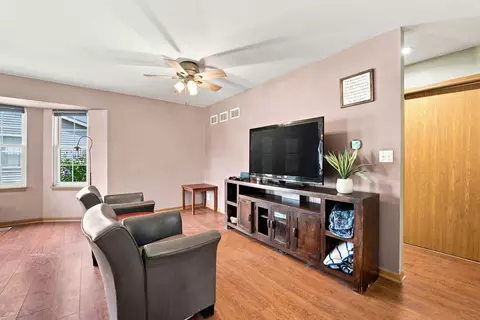 Living - 603 Davidson Dr #A, Minooka, IL 60447 photo 2 of 2