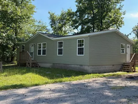 1609 N 11th St, Herrin, IL 62948