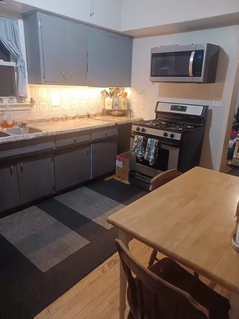 Kitchen - 2005 Darrow Ave, Evanston, IL 60201 photo 2 of 4