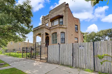 Exterior - 3416 W Jackson Blvd, Chicago, IL 60624 photo 2 of 6