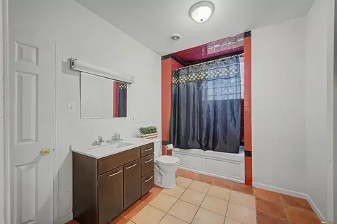 Bath - 3416 W Jackson Blvd, Chicago, IL 60624 photo 3 of 3