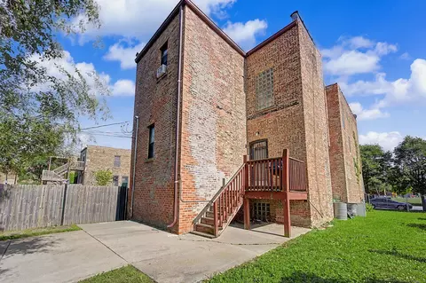 Exterior - 3416 W Jackson Blvd, Chicago, IL 60624 photo 4 of 6