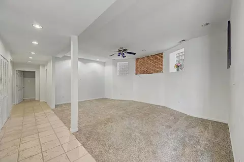 Living - 3416 W Jackson Blvd, Chicago, IL 60624 photo 4 of 6