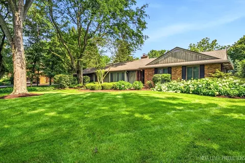 39 W390 Juliet Dr, Elgin, IL 60124