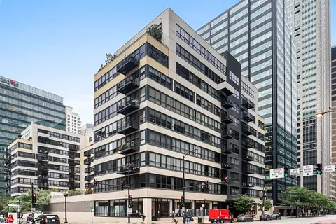 130 S Canal St #817, Chicago, IL 60606