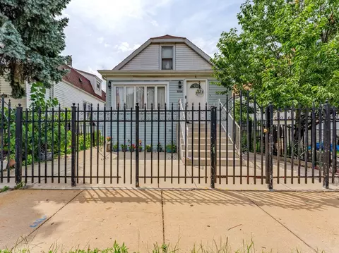 5730 S Washtenaw Ave, Chicago, IL 60629