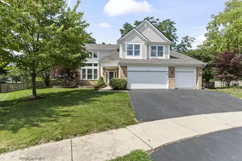 1724 Dorchester Ct, Mundelein, IL 60060