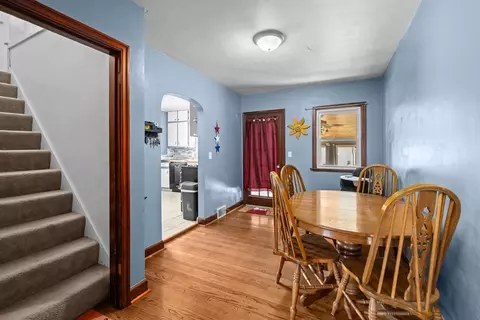 Entry Way - 802 27th Ave, Moline, IL 61265 photo 1 of 2