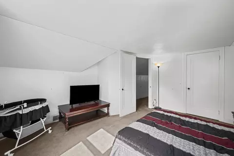 Bedroom - 802 27th Ave, Moline, IL 61265 photo 6 of 8