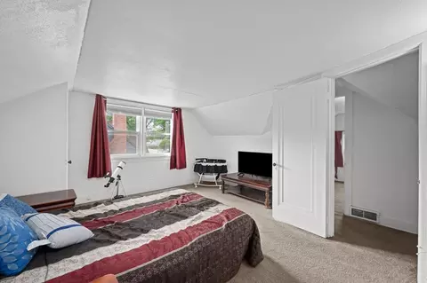 Bedroom - 802 27th Ave, Moline, IL 61265 photo 5 of 8